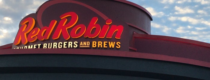 Red Robin Gourmet Burgers and Brews is one of The 7 Best Places for Caesar Wrap in Houston.
