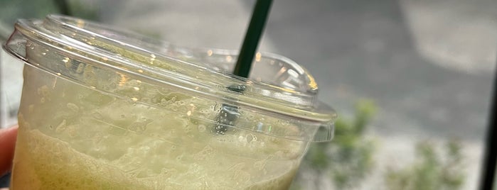 Starbucks is one of phongthonさんのお気に入りスポット.