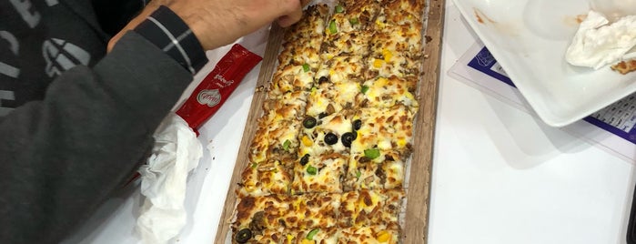 Metri Pizza | پیتزا متری is one of فست فود در شیراز.