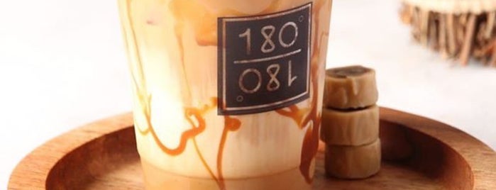 180° Specialty Coffee is one of Montiさんのお気に入りスポット.
