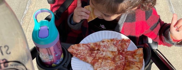 Zio Pepe’s Pizzeria is one of Kimmie's Saved Places.