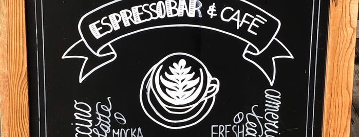 9 Bar Cafe is one of Lisa : понравившиеся места.