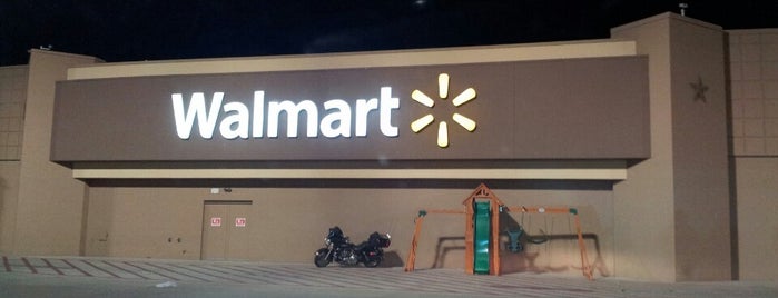 Walmart Supercenter is one of สถานที่ที่ Cristian ถูกใจ.