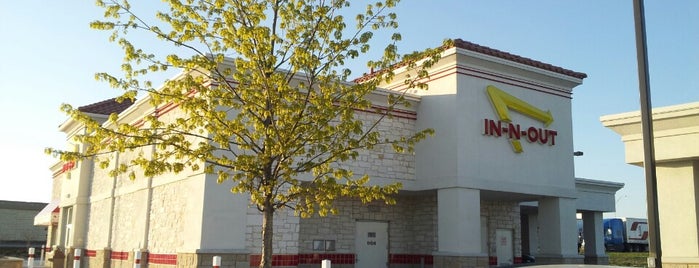 In-N-Out Burger is one of Lugares favoritos de Kitty.