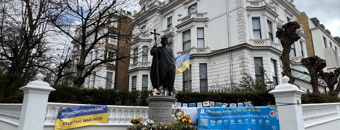 St. Volodymyr Statue is one of London 🇬🇧.