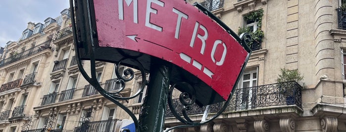 Métro Lamarck–Caulaincourt [12] is one of Paris août 2018.