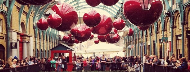 Covent Garden Market is one of Jas' favorite urban sites.