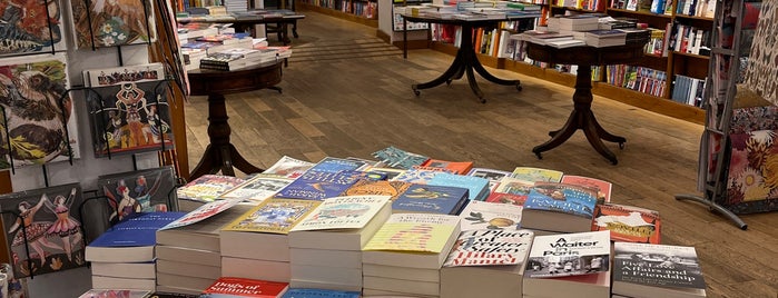 Daunt Books is one of Ll.