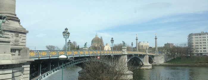 Pont de Fragnée is one of Ponts de Liège.