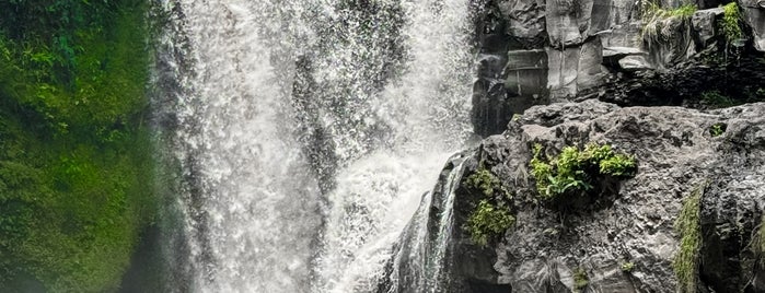 Kanto Lampo Waterfall is one of Бали Оля Верн.
