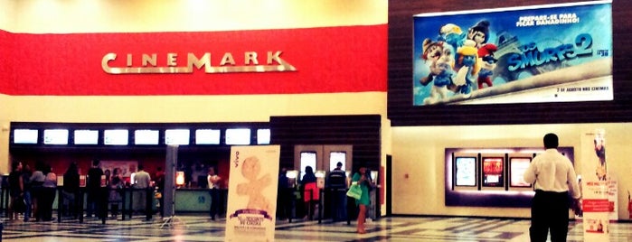 Cinemark is one of Wesleyさんのお気に入りスポット.