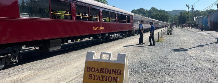 Great Smoky Mountain Railroad is one of Lieux qui ont plu à Super.