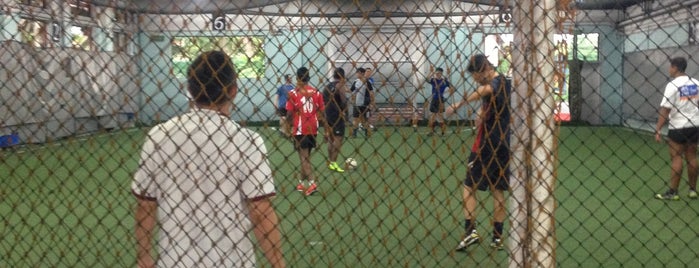 Pitch 5 the cage is one of Tempat yang Disukai Ricky.