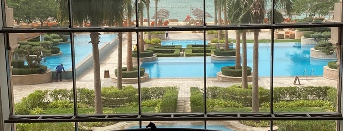 Golden Ocean Hotel is one of Nayef : понравившиеся места.