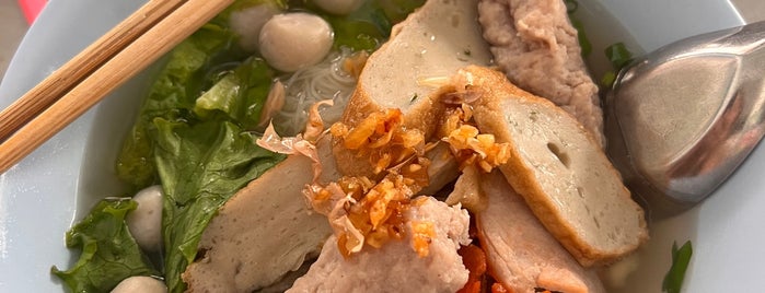 หลี ลูกชิ้นปลา is one of Yummy Yummy.