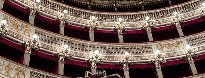Teatro San Carlo is one of Tempat yang Disukai Andrea.
