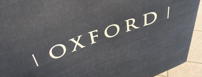 Oxford is one of Lugares favoritos de Alexander.