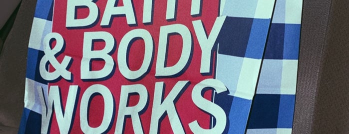 Bath & Body Works is one of สถานที่ที่ Rawan ถูกใจ.