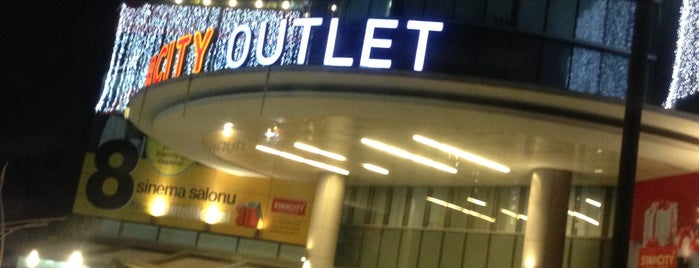 Starcity Outlet is one of Orte, die Mehmet gefallen.
