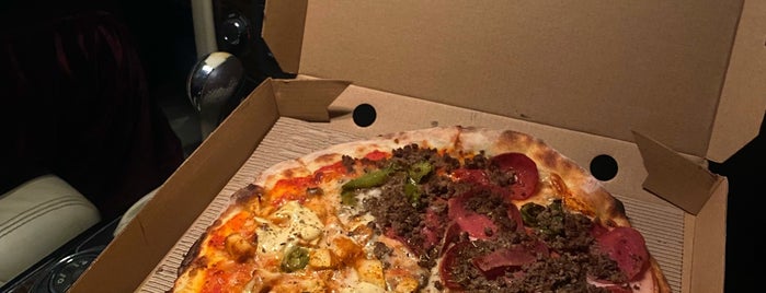 Ronaldo Pizza is one of Queenさんの保存済みスポット.
