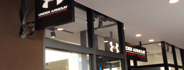 UNDER ARMOUR FACTORY HOUSE 三井アウトレットパーク 多摩南大沢店 is one of Lugares favoritos de モリチャン.