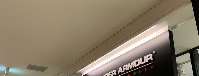 UNDER ARMOUR FACTORY HOUSE is one of 幕張.