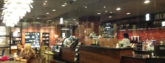 Starbucks is one of Matthew : понравившиеся места.