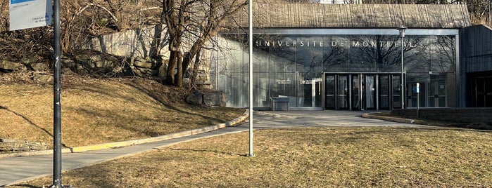 Université de Montréal is one of Tourisme.