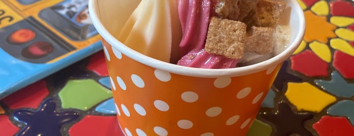 BuddhaBerry Frozen Yogurt Café is one of Work.
