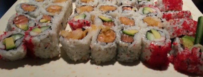 Sushi Plus is one of Kim : понравившиеся места.