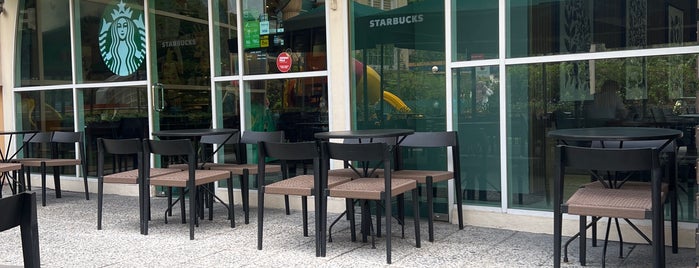 Starbucks is one of Lieux sauvegardés par Teresa.