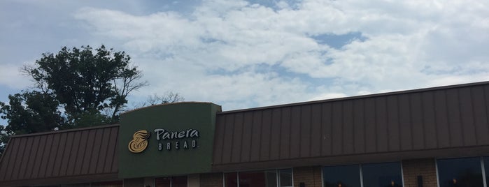 Panera Bread is one of Saddle River.