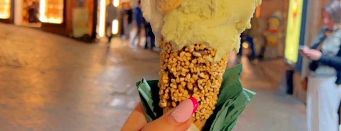 Gelato In Trevi is one of A Roma in Italia.