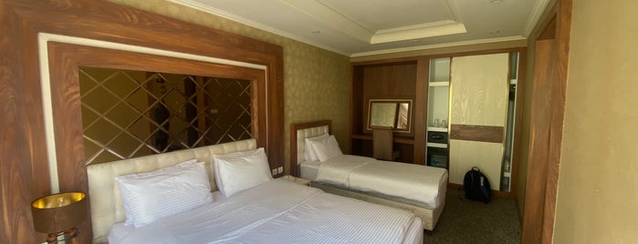 Respina Hotel | هتل رسپینا is one of Tempat yang Disimpan Mohsen.