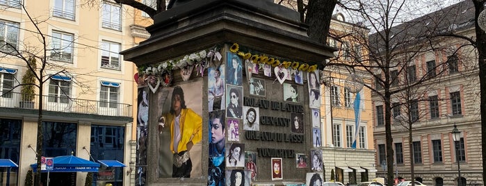 Michael-Jackson-Denkmal is one of lino’s Liked Places.