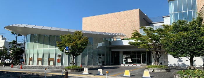 Honport (Niigata City Central Library) is one of 施設 新潟.