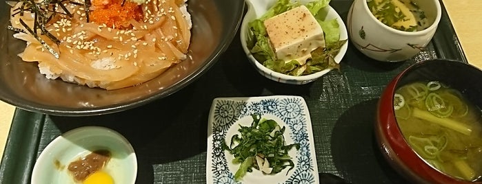 活イカ料理 いっか is one of 呑み屋.