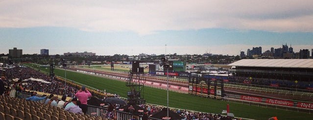 Makybe Diva Marquee is one of Tempat yang Disukai Damian.