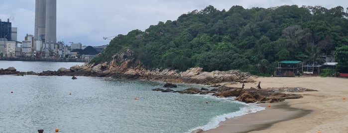 Hung Shing Yeh Beach is one of Lugares favoritos de Meri.