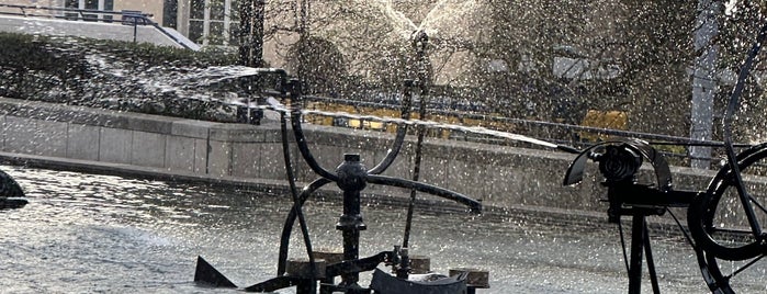 Tinguely-Brunnen is one of Lugares favoritos de Cenker.