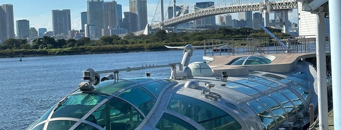 ODAIBA SEASIDE PARK Sea Bus Station is one of สถานที่ที่ Vic ถูกใจ.