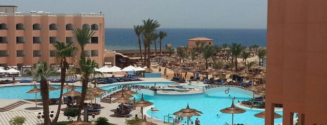 Beach Albatros Resort Hurghada is one of Lugares favoritos de Aleksandra.