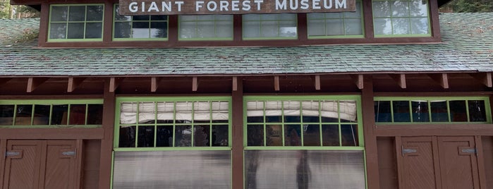 Giant Forest Museum is one of California.