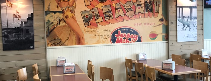 Jersey Mike's Subs is one of Lugares favoritos de Mollie.
