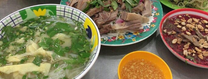 gỏi vịt Bà Lâm is one of Danh sách quán ăn 2.