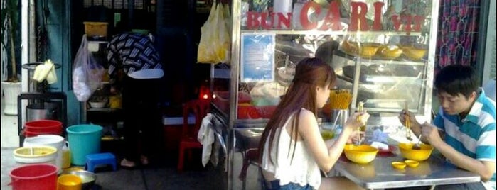 cari vịt đại thế giới 大世界鴨咖喱 is one of Saigon.