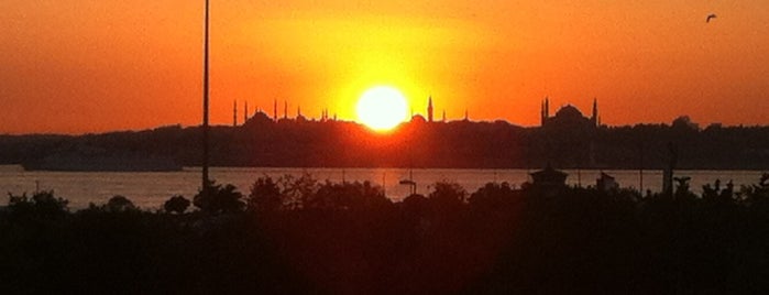 Shine is one of Top 10 favorites places in Istanbul, Türkiye.