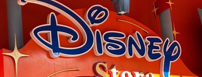 Disney Store is one of Mike'nin Beğendiği Mekanlar.