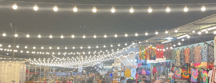 Naka Night Market is one of Tempat yang Disukai Ilya.