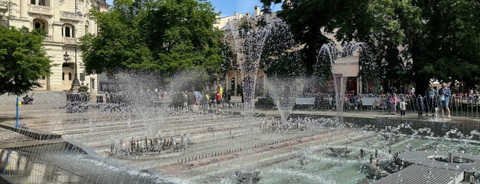 Spievajúca fontána is one of Túra.